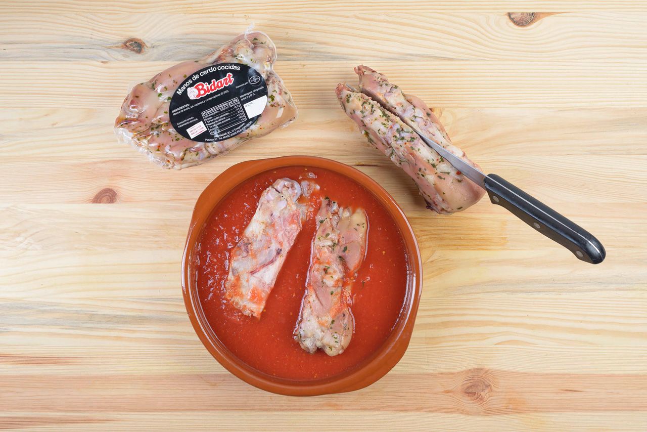 Manos de cerdo cocidas